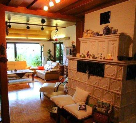 EG Kachelofen mit Wohnbereich