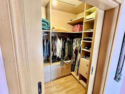 Kreta, Agios Nikolaos: Geräumige Wohnung im 2. Stock mit Panoramablick auf das Meer zu verkaufen