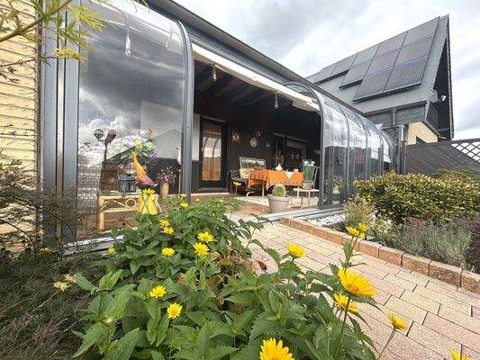 Wintergarten mit Heizung u. Klimaanlage  (Gartenseite)