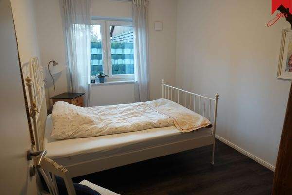 Schlafzimmer mit Fenster