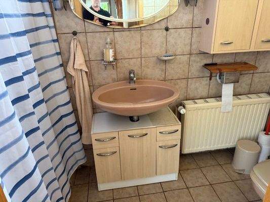 Gäste WC mit Dusche 3.jpg