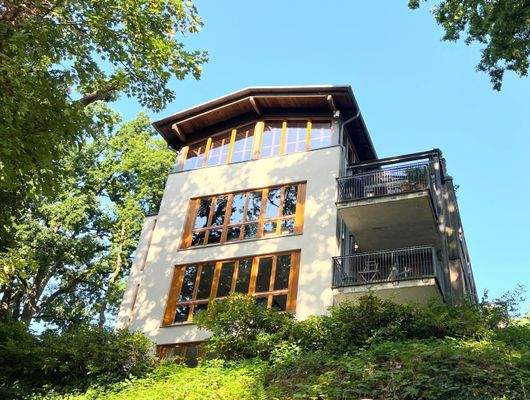 Besondere Hanglage – unverbauter Blick