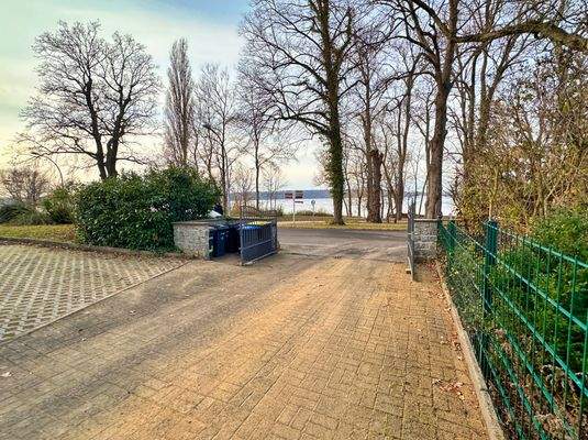 Auffahrt Grundstück