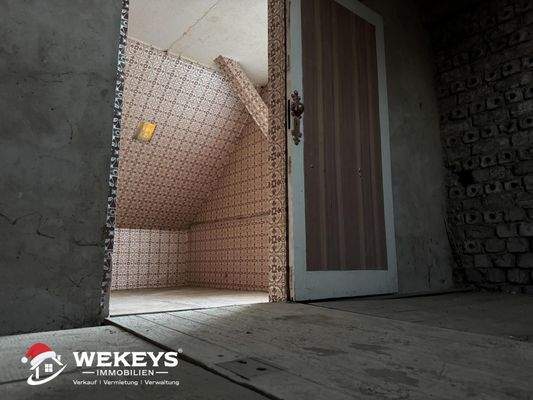 Nebengebäude_Zimmer im OG