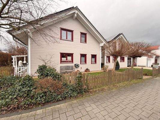 Haupthaus und Einliegerhaus 