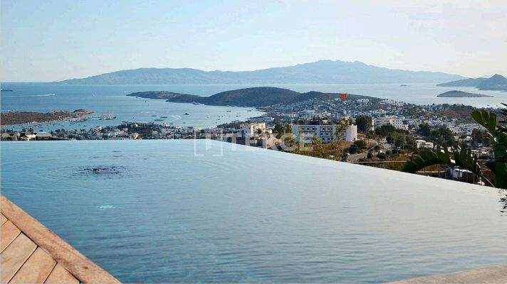 Detached Villas with Swimming Pools in Bodrum Center