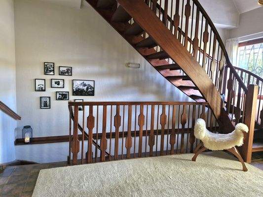 Flur mit Treppenaufgang