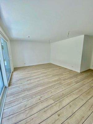 Blick ins Wohnzimmer.JPG