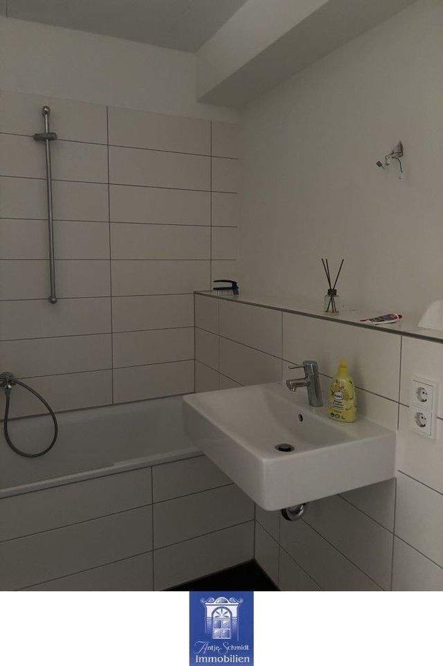Ihr neues modernes Zuhause, große Loggia, hochwertige EBK, exklusives Bad! - Foto 5