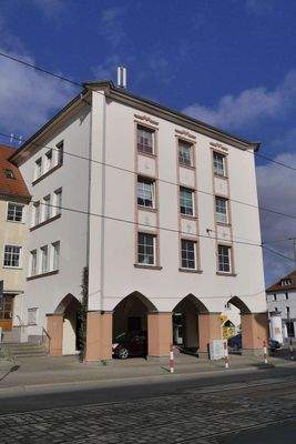 Die Arkaden vor der Gewerbeinheit