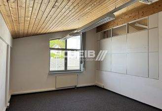 Bürofläche mit Teppichboden