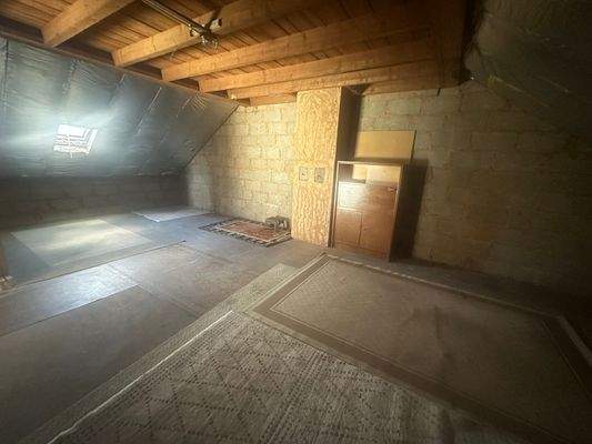 Dachraum, ausbaufähig