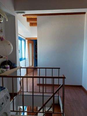 Kreta, Mochlos: Dreistöckige Wohnung direkt am Meer zu verkaufen