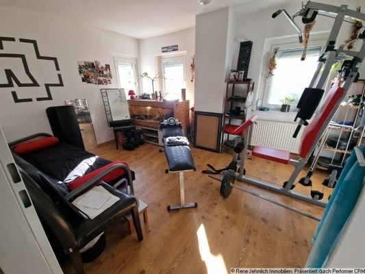 Sportraum oder Kind 1 im OG
