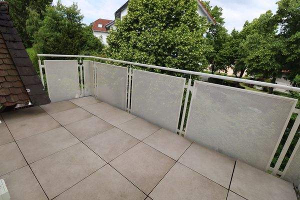Obergeschoss- großzügiger Balkon 