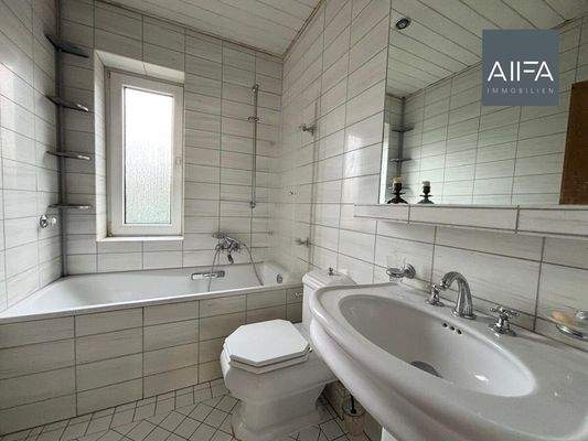 Badezimmer Ansicht 1