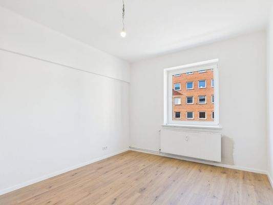 Schlafzimmer - Fenster - Lütt Immobilien - Kiel