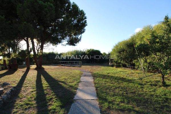 3-Bedroom House in a Seafront Complex in Antalya Manavgat
