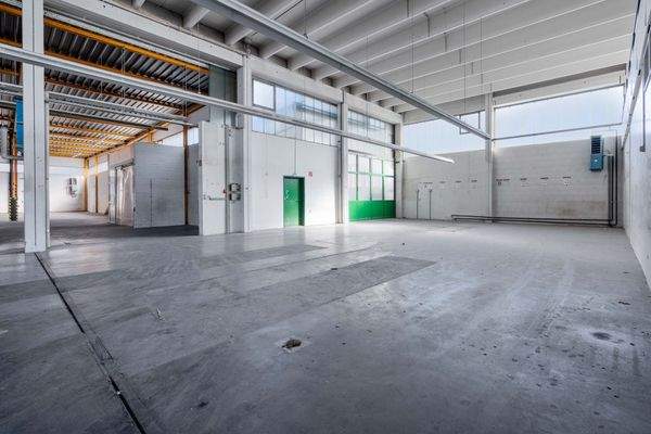 Büro-/Betriebsgebäude