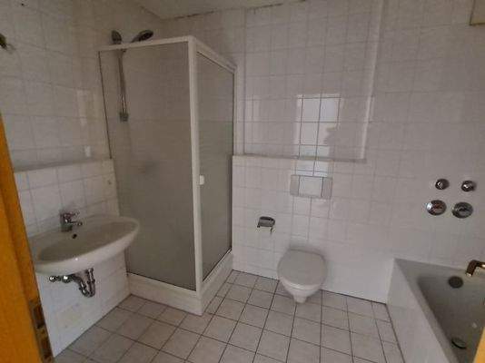 Bad mit Dusche