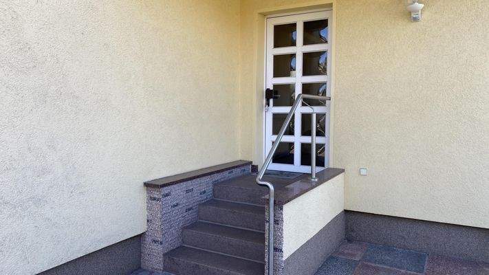 überdachter Hauseingang