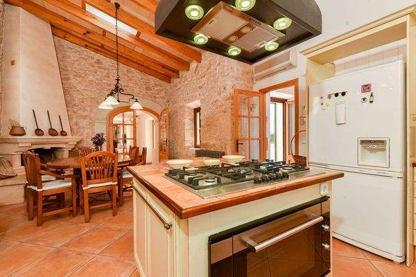 Küche mit Kochinsel