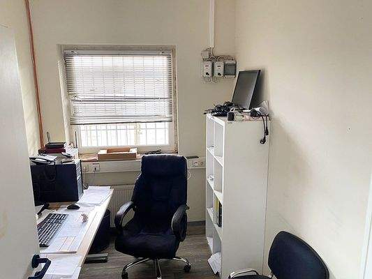 Hallenmeisterbüro innen