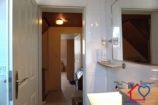 Badezimmer DG Flurbereich.JPG