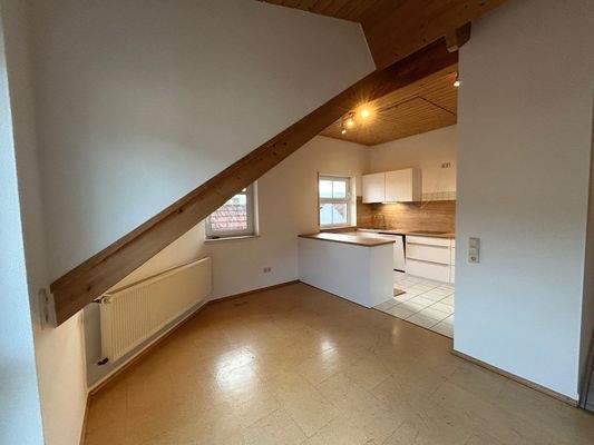 Essbereich mit Blick zur Küche