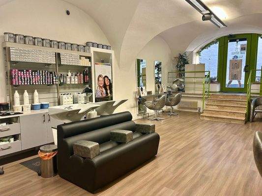 Gewerbeimmobilie-in-bozen-zu-kaufen_immobilien-in-bozen-kaufen_friseursalon-kaufen_friseursalon-kaufen-in-bozen-Immobilien-südtirol_immobilien-in-südtirol_wohnung-in-bozen-kaufen_wohnung-kaufen-in-südtirol_wohnung-kaufen-für-wenig-geld_günstge-gewerbeimmo