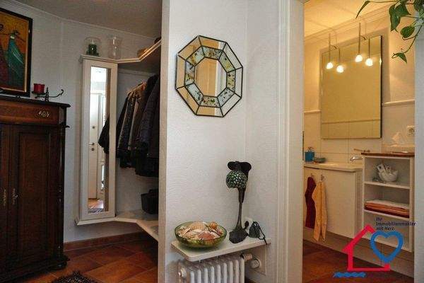 EG Eingangsbereich Garderobe Gäste WC.JPG