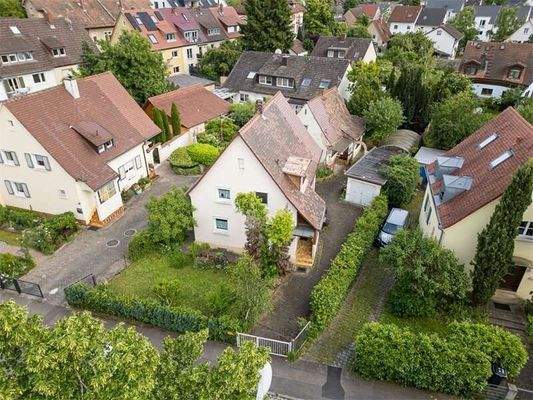 EIN GRUNDSTÜCK, ZWEI HÄUSER!