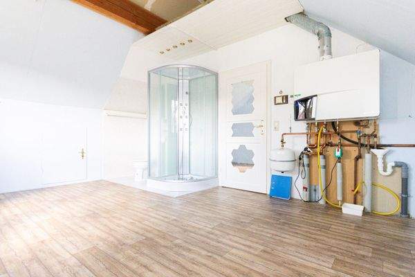 zum Ausbau vorgesehener Raum Wohnhaus Obergeschoss Garten