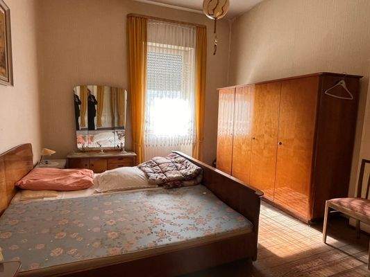 1. OG Schlafzimmer 2