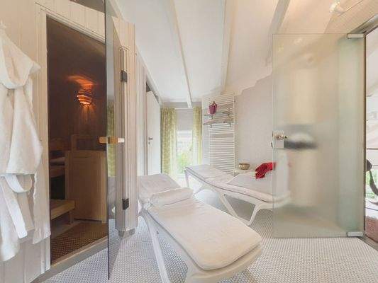 Sauna- und Ruheraum auf der Galerie