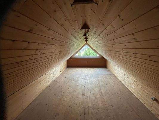 Ausgebauter Boden über Kaminzimmer.jpg