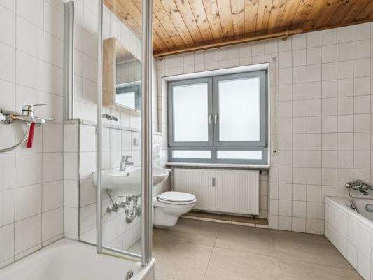 Badezimmer Ansicht 2