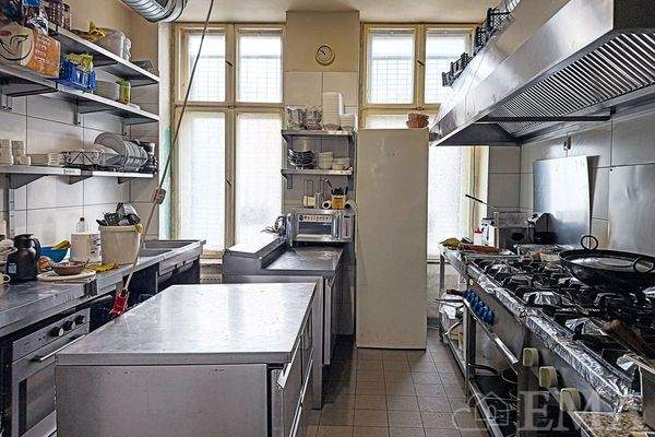 Küche zur Gewerbeeinheit