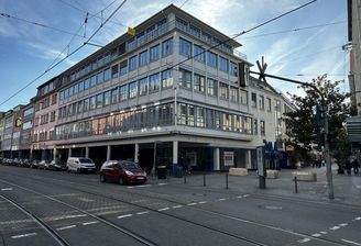 Ansicht Front u. rechte Seite