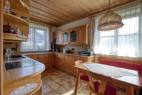 Küche mit Essbereich