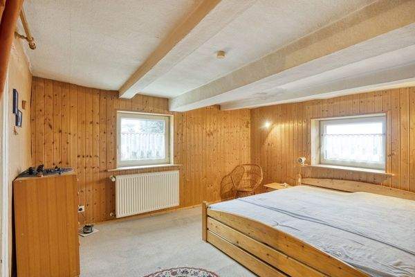 OG große Wohnung - Schlafzimmer 1