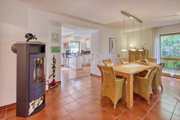 Essbereich EG mit Blick auf Küche