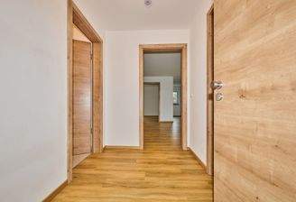 WHG 1 Straubing Flur