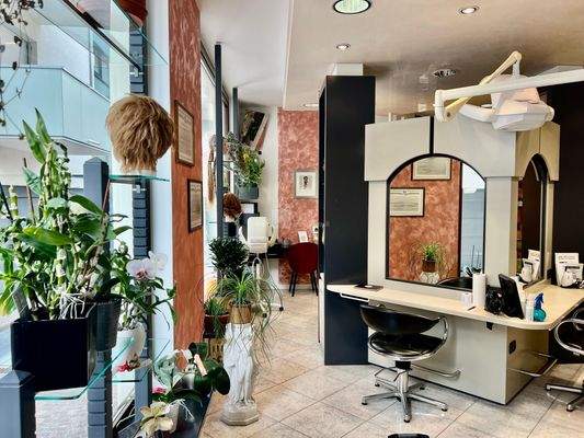 Friseur-parrucchiere-comprare-kaufen-mieten-centro-Salone-Meran-