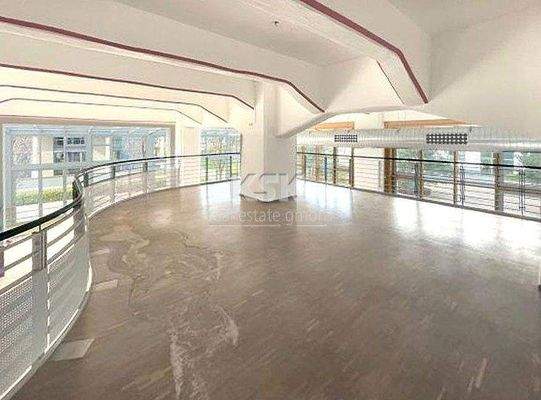 Galerie hinterer Bereich - Gallery rear area