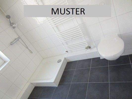 2 Muster Badezimmer