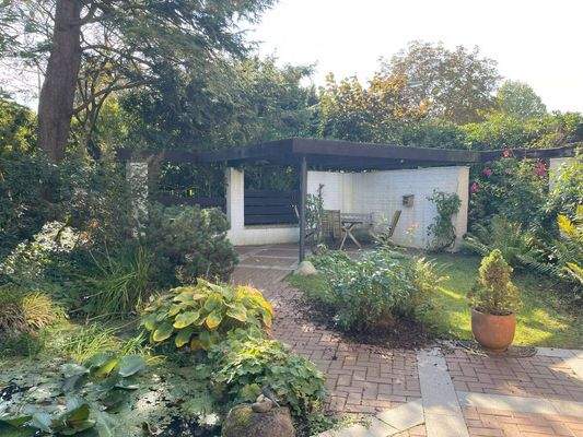 Garten mt Blick auf Sitzecke