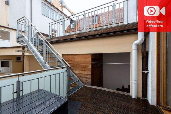 2-Zimmer Wohnung: Aufgang zur Dachterrasse