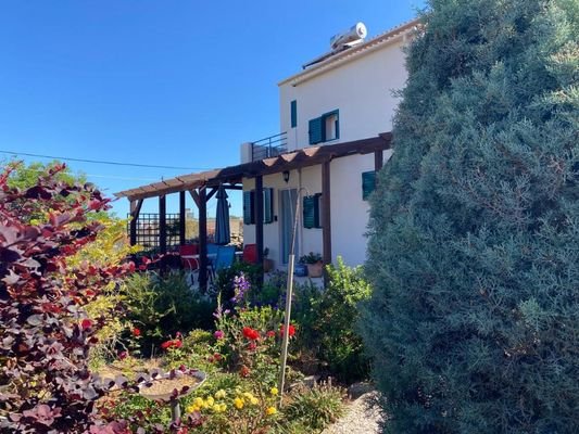 Kreta, Gavalochori: Charmante Villa mit Bergblick zu verkaufen