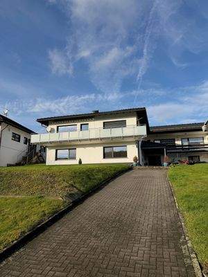 Zweistöckiges Wohngebäude